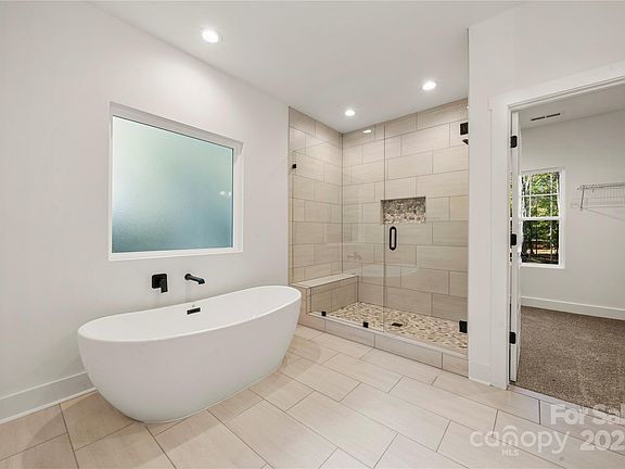 4th image of 5007 Carolina North Dr #2