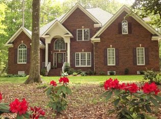 7616 S Shore Dr, Gloucester, VA 23061