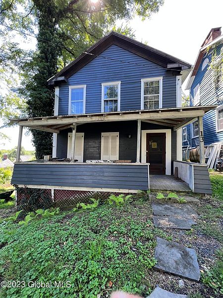 2nd image of 13 Washington Avenue