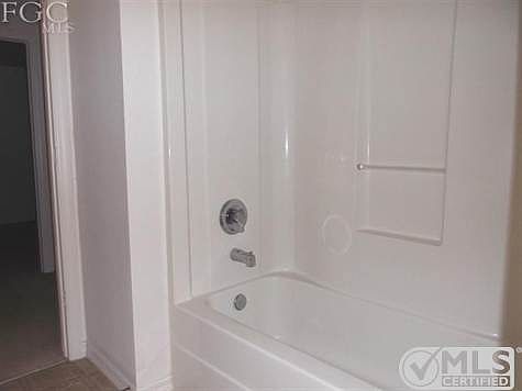 5th image of 907 Albert Ave