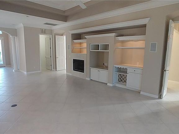 5th image of 9088 Willow Brook Dr