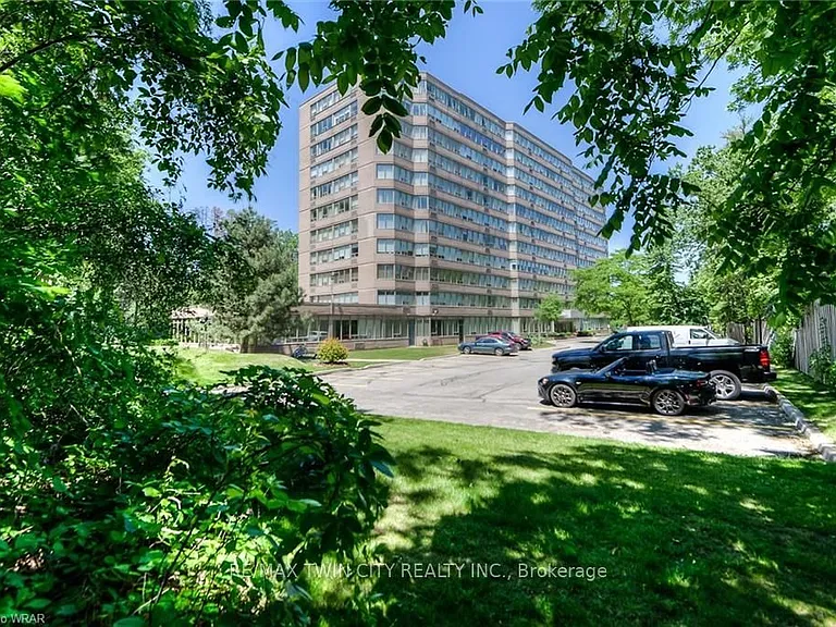 3227 King St E #503 — Photo 34