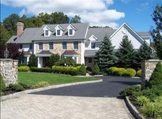 8 Barlow Dr, Tewksbury Township, NJ
