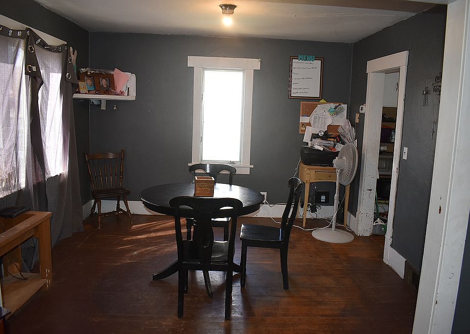 318 Howard St, Plentywood, MT 59254 Zillow