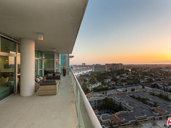 2nd image of 13700 Marina Pointe Dr Unit 1912