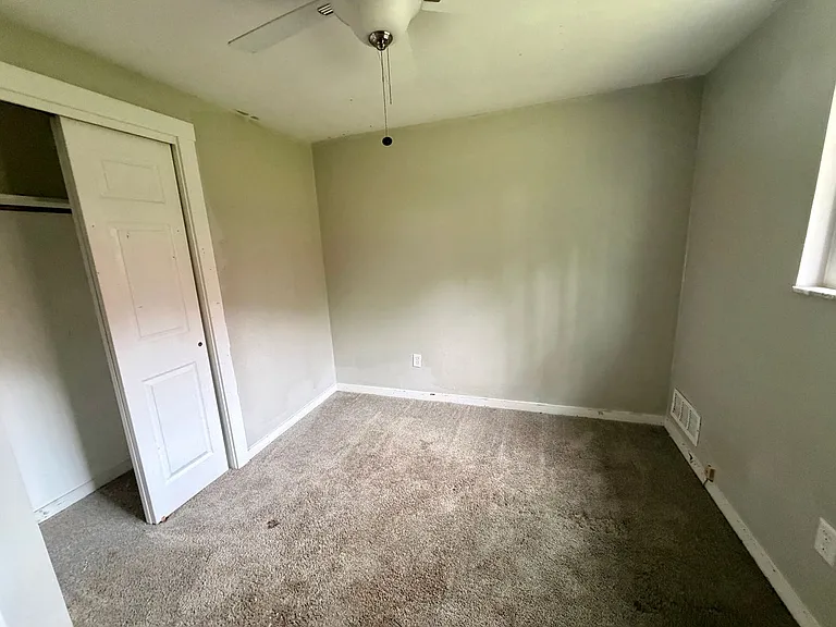1710 Arnold St — Photo 11