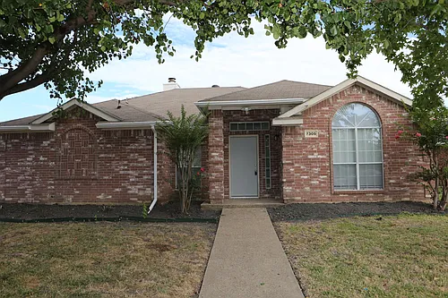 7305 Maplewood Dr Photo 1 7305 Maplewood Dr Photo 1
