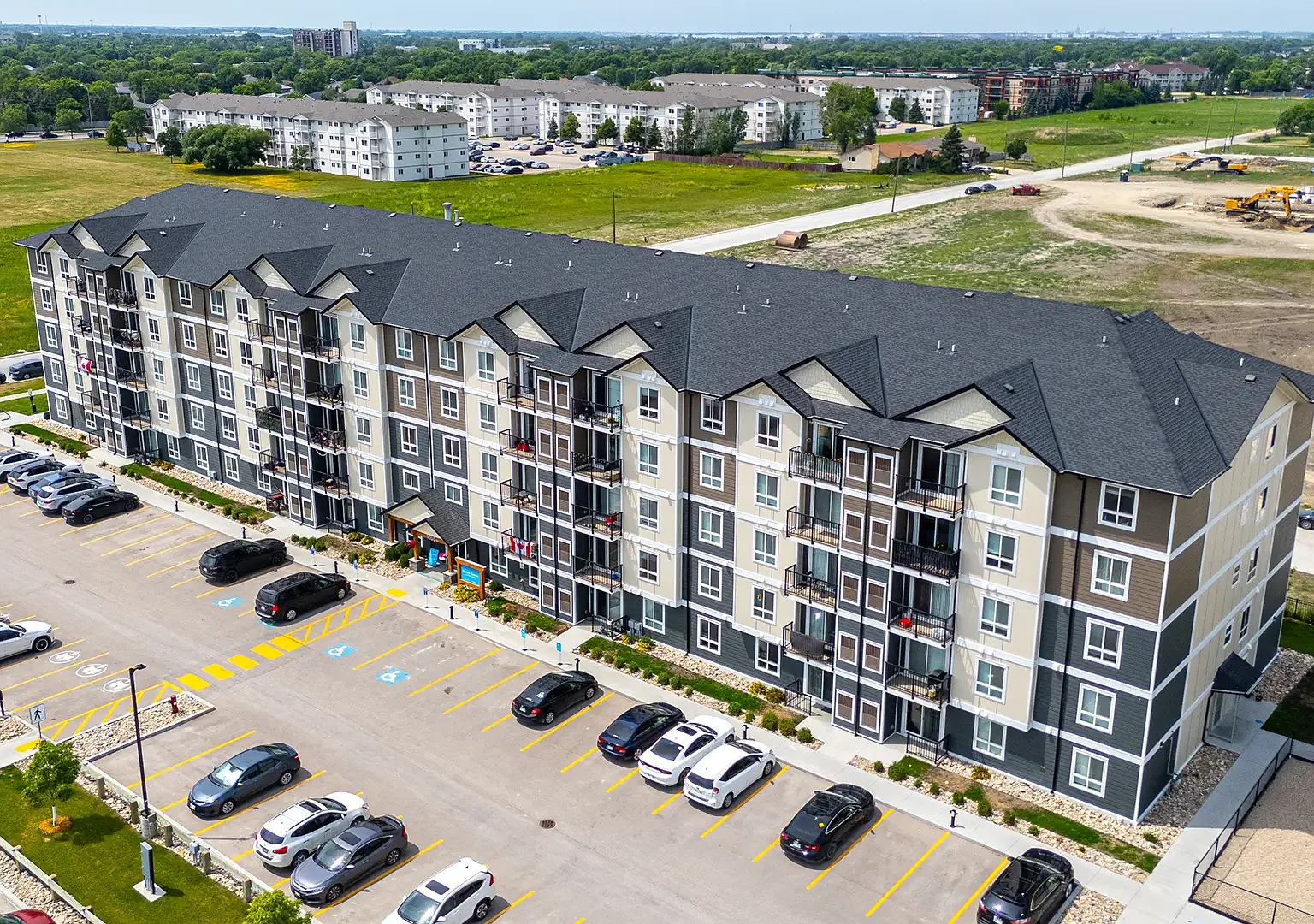 Courtview Landing — Photo 3