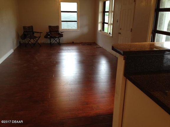 4th image of 716 Daytona Ave