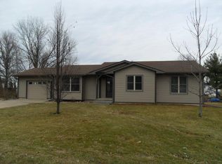 104 Lofgren Dr, Mediapolis, IA 52637