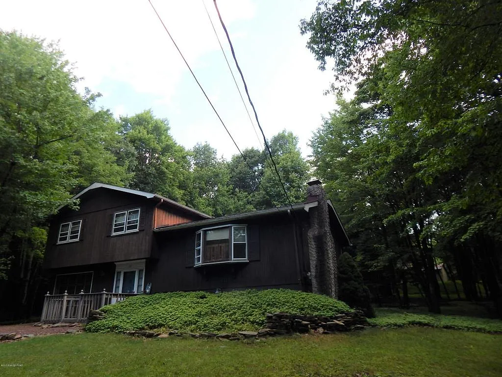 149 Maple Rd photo 1