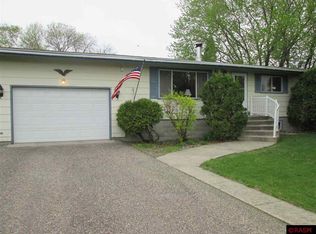 256 Cliff Dr, North Mankato, MN 56003