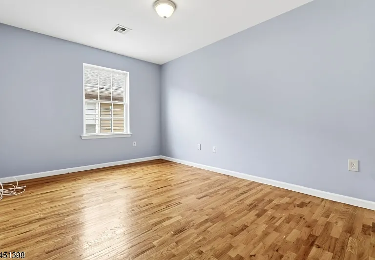 83 Farley Ave — Photo 10