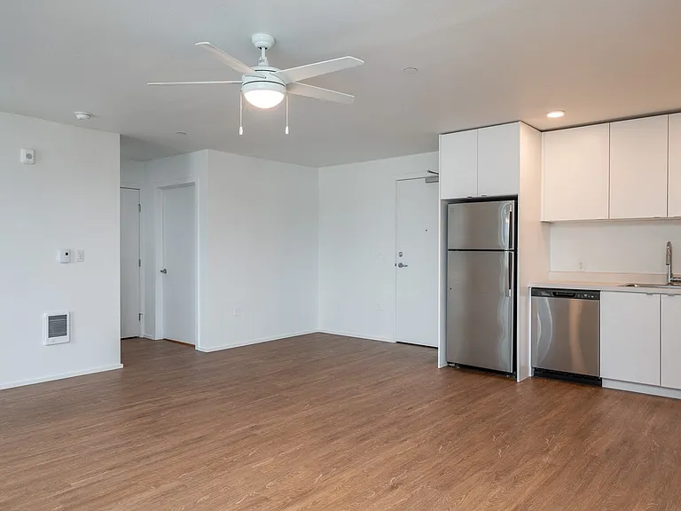 Rockwood Village Apartments — Photo 28