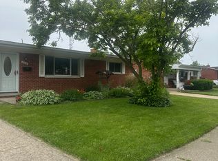 25639 Chernick St, Taylor, MI 48180