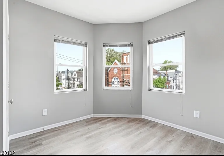 456 Avon Ave #33L — Photo 9