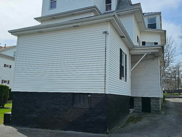 145 Grove St #2 — Photo 15