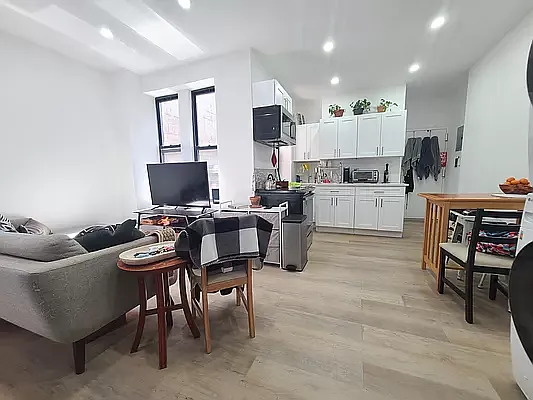 Rented by Dwelling NY Realty Inc | media 2