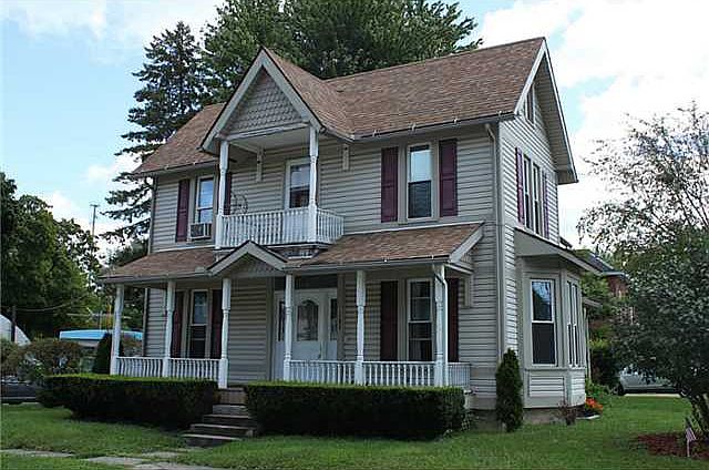 1st image of 102 Vine St