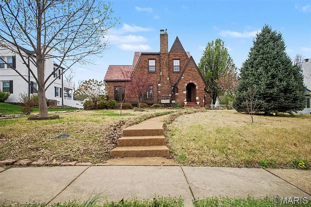 400 Royal Ave photo 1
