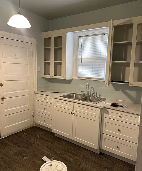 208 E Arsenal #1 — Photo 1