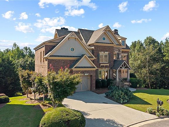 3rd image of 3370 Seven Oaks Dr