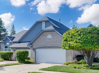 313 Collin Cir, Bloomingdale, IL 60108