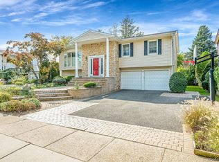 2994 Lonni Lane, Merrick, NY 11566