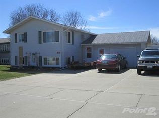 1011 Elbowoods Dr, Hazen, ND 58545