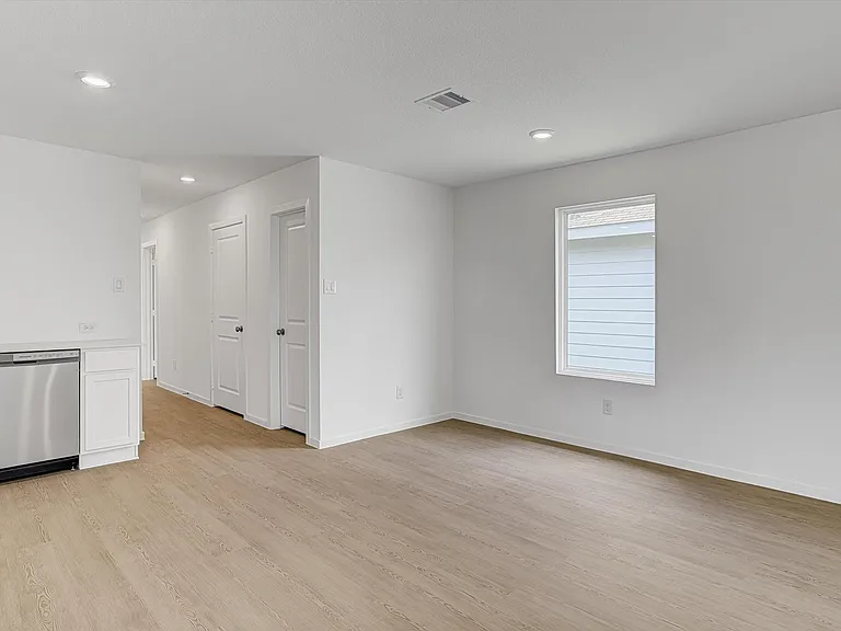 390 Lucia Way — Photo 12