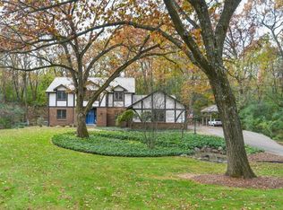 S11W32845 Timberline Cir, Delafield, WI 53018