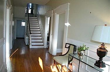 3rd image of 203 Edgeworth Ln