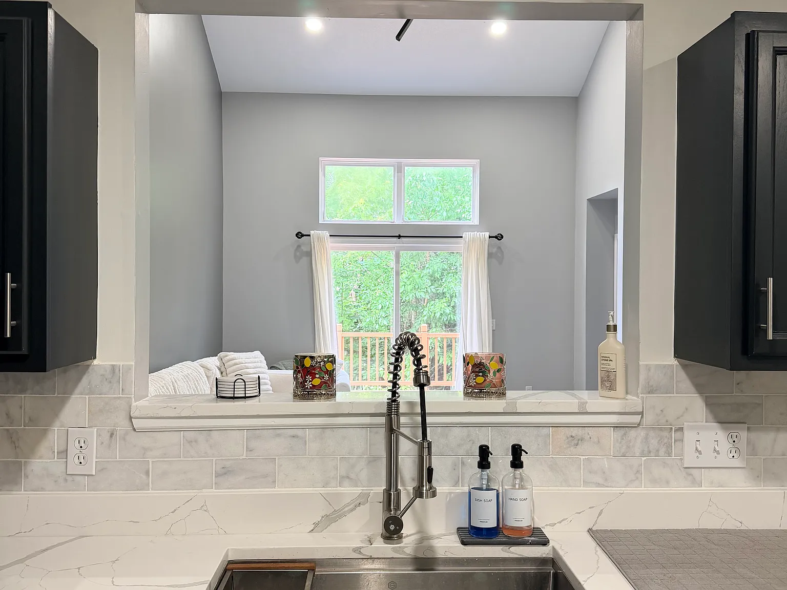 2 bed, 2.5 bath, 1712 sqft, $2,200 — Photo 3