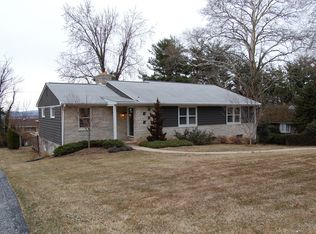 175 Scarboro Dr, York, PA 17403