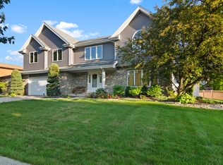 16717 W Primrose Ln, Lockport, IL 60441