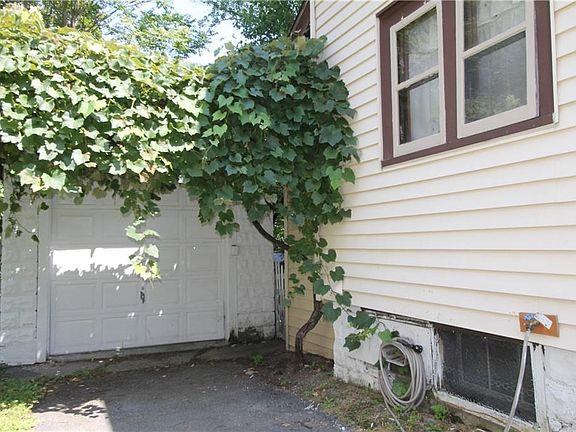 2nd image of 218 Lynch Ave