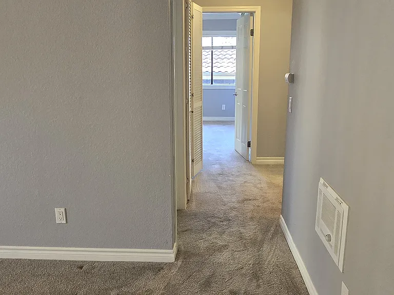 Hallway to bedrooms