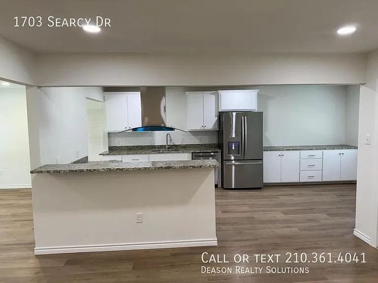 1703 Searcy Dr — Photo 9