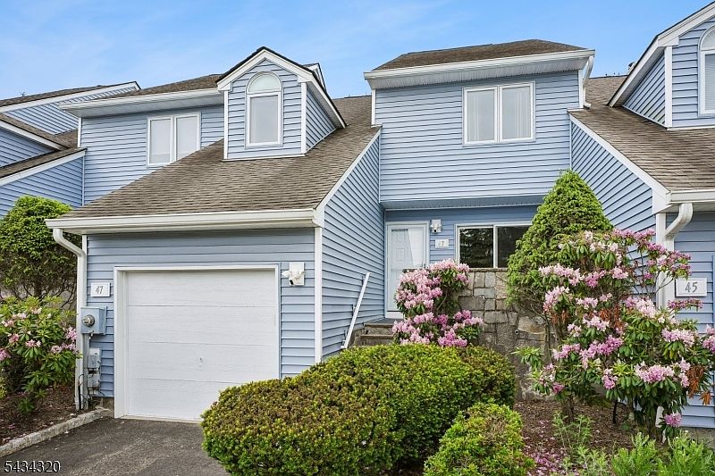 1st image of 47 Davey Dr