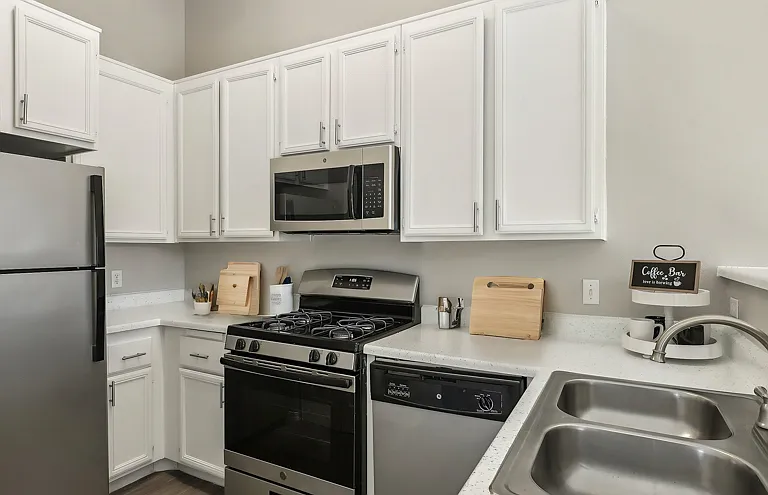 Sedona at Lone Mountain Apartments — Photo 2