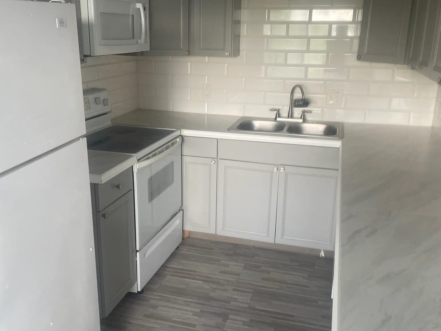 2 bed, 874 sqft, $1,600 — Photo 3