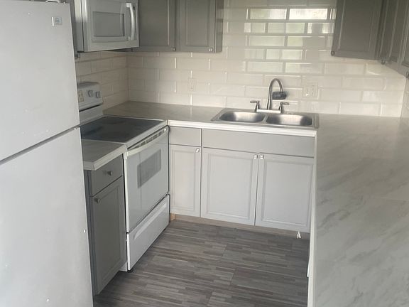 3rd image of 11226 82nd Ave N #305