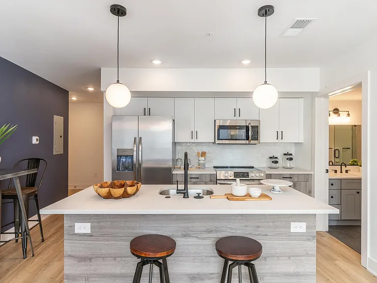 629 W Girard Ave — Photo 1