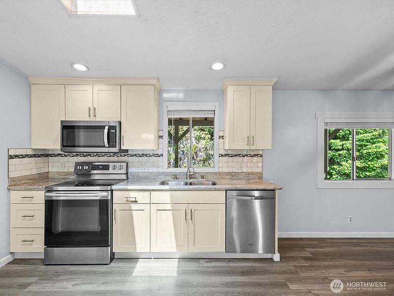4th image of 30613 NE 183rd Street