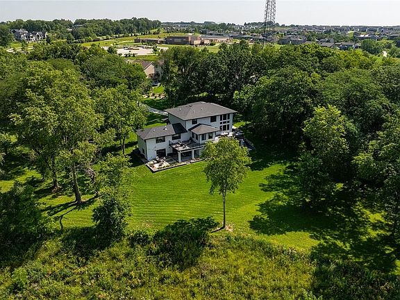 2nd image of 1179 S Kingswood Ct