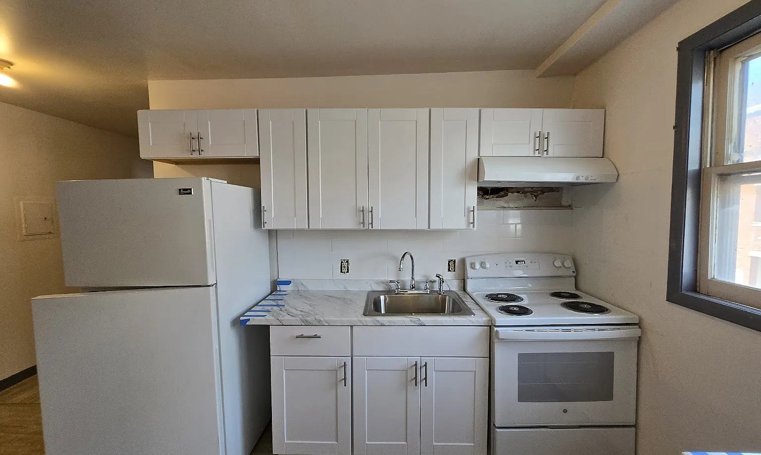 3 bed, 1100 sqft, $1,795 — Photo 2