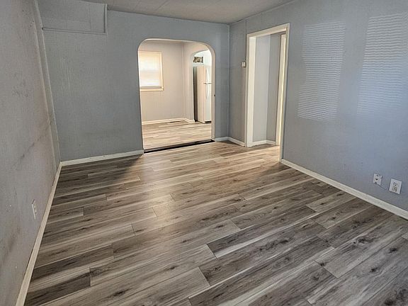5th image of 2645 Henry St