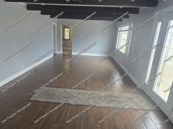 121 S Cline Ave, Griffith, IN 46319