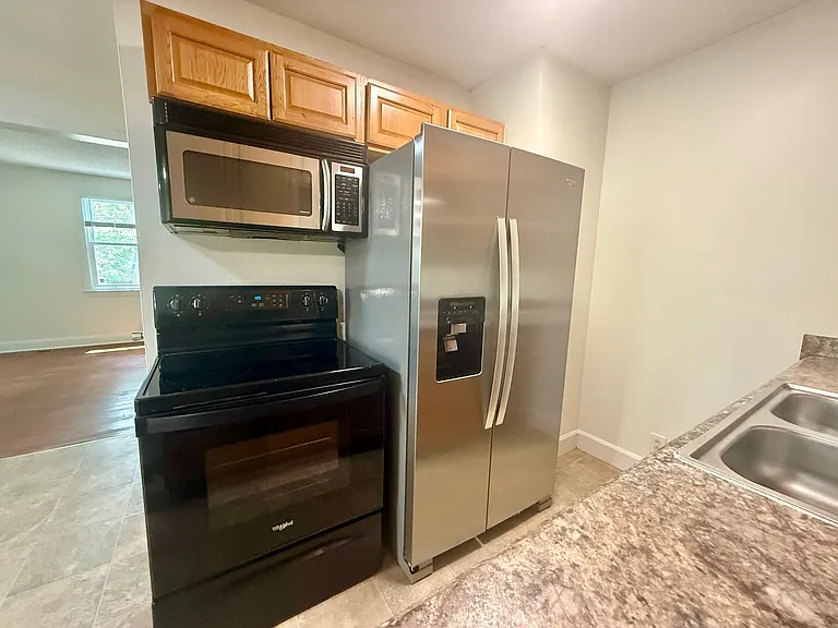902 Gibson Dr — Photo 11