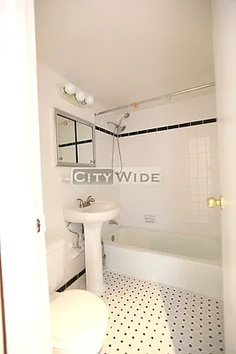 Rented by City Wide Apartments | media 10